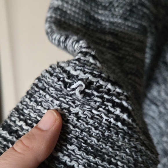 Old Navy Oversized Heathered Cardigan Sweater Size M - Picture 2 of 5